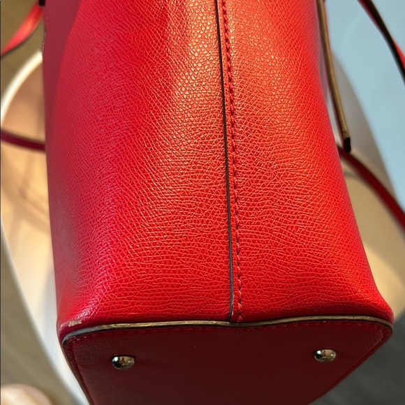 Guess Red Tote Bag with Silver Emblem - Picture 4 of 15